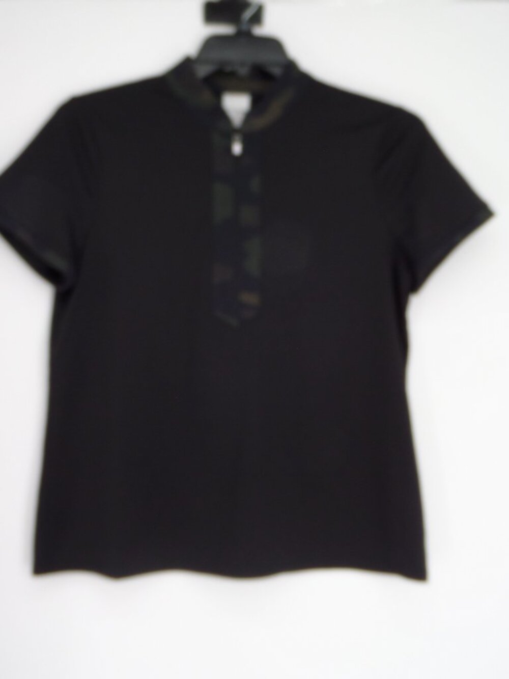 Chico's Zenergy Women's Fall Short Sleeve Black Camo Accent  Top  Size 1 US S